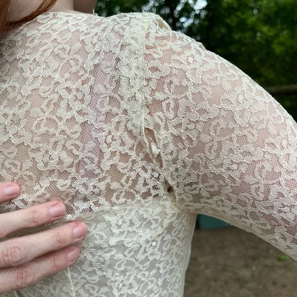 Vintage lace 1960’s long sleeve lace wedding dress - Picture 10 of 13